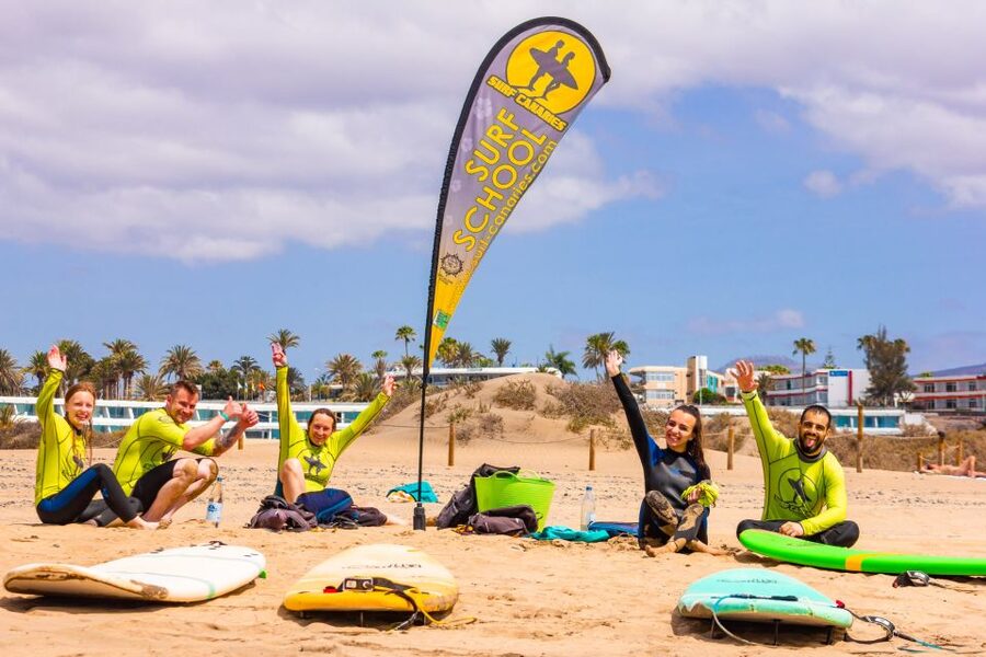 Playa del Inglés Maspalomas: High Quality Surf Classes - The 4-hour flow: theory with video tips, then coached waves