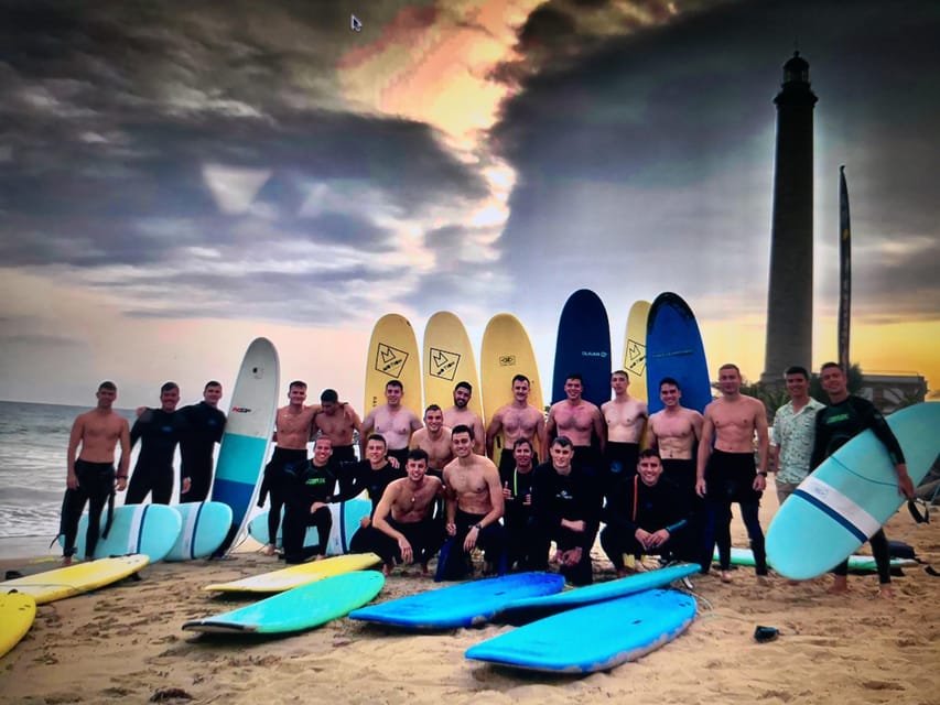 Playa del Inglés surf lessons - Where you meet and how you get to the water