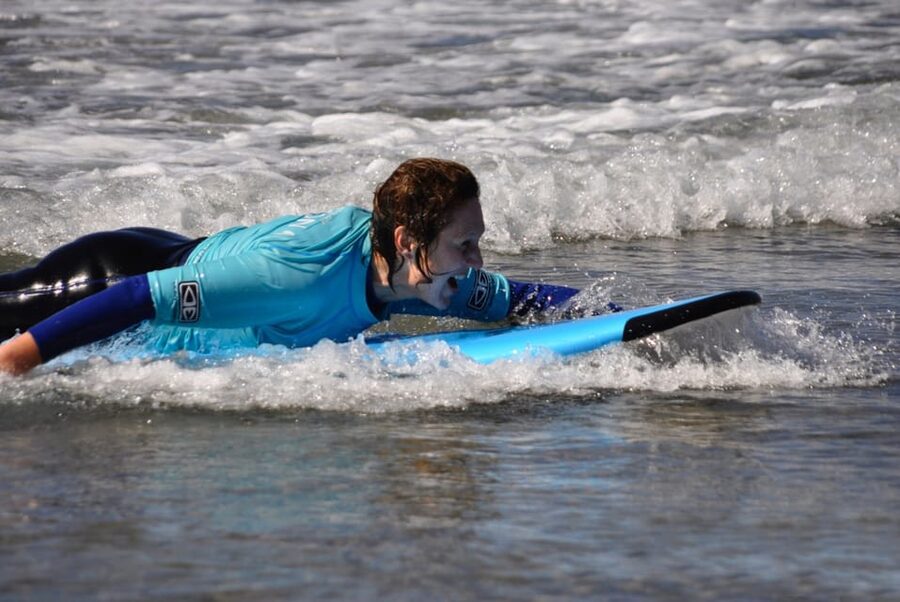 Playa del Inglés surf lessons - Equipment and the one thing you must bring: water