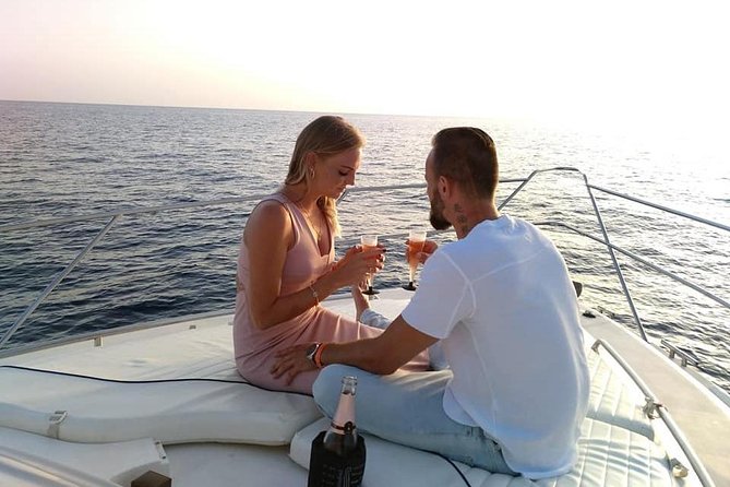 Private Sunset Trip 3 hours (Boat "KEEPER UNO") - What happens during the 3 hours: cruise, eat, then watch the ocean swallow the sun