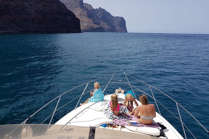 Private Sunset Trip 3 hours (Boat "KEEPER UNO") - Food and drinks: lunch included, plus the mojo sauce moment