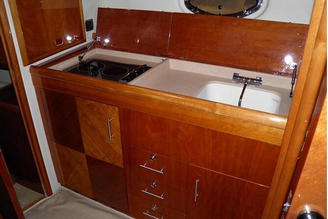 Private Yacht Nirvana Dreams Tour - Pickup, meeting point, and how to show up smoothly