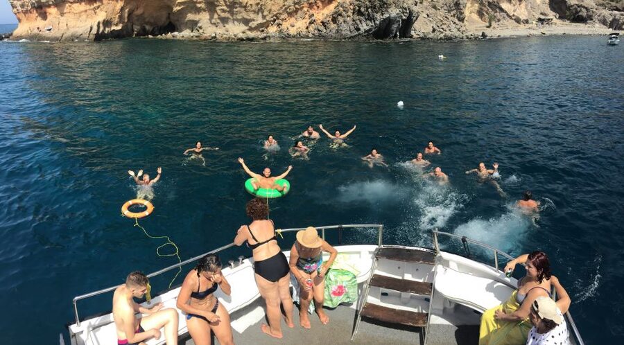 Puerto de Mogan: Boat and Snorkeling Trip - Lunch on board: potatoes with mojo, omelette, and fresh fruit