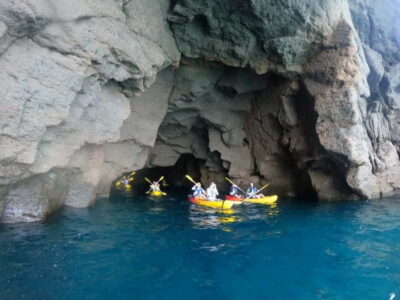 Puerto Mogán: Guided Adventure Kayak Tour in Caves & Snorkel