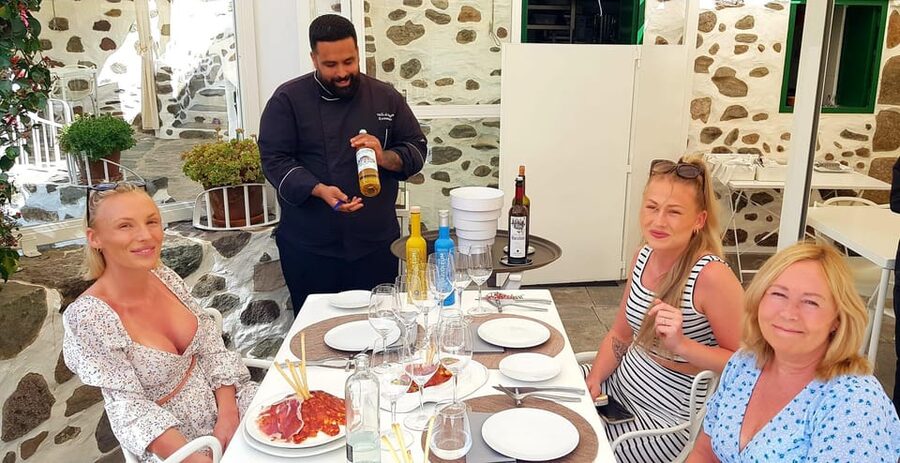 Spanish Cured Meats & Wine Tasting Tour in Mogan - Olive oil and homemade bread: the pairing step you should not skip