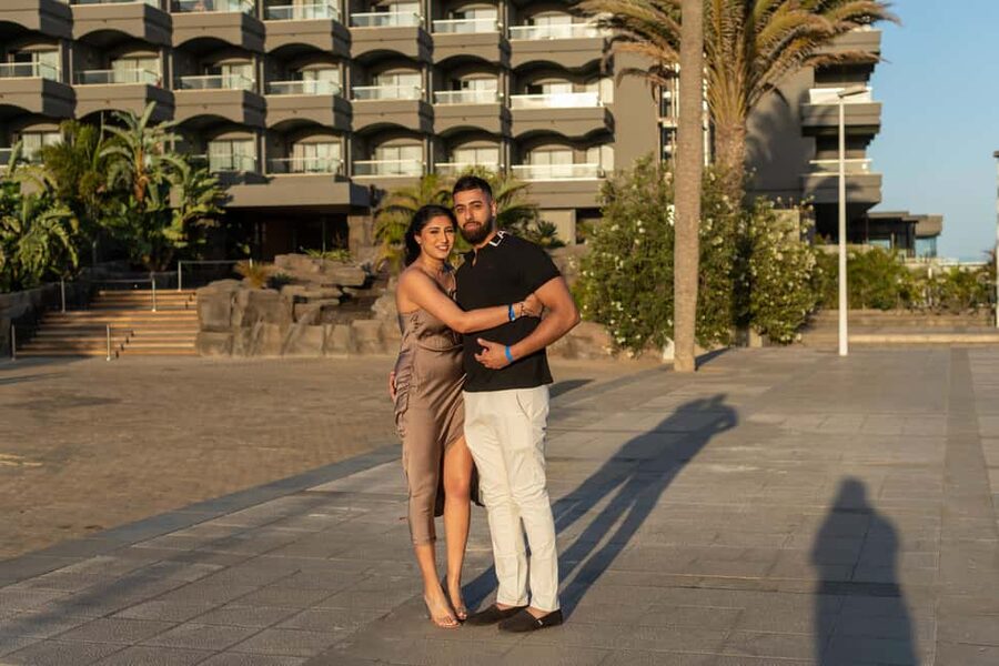 Sunset Photography at Dunas Beach Maspalomas - What to Wear for Bright, Colorful Results