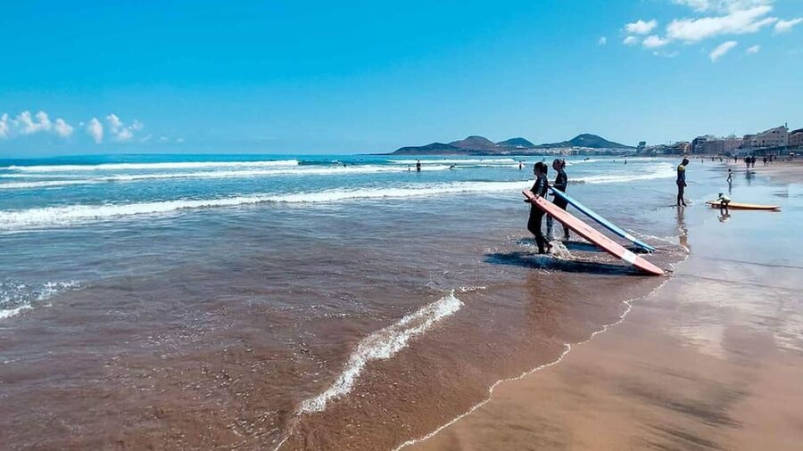 Surf lessons in Las Canteras Beach - Timing tips so you do not feel rushed