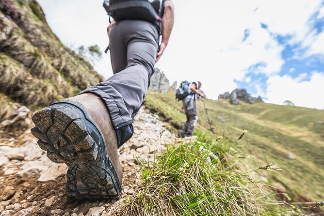 The Roque Nublo Base Camp Experience: Hiking, Picnic and Climbing - The summit-to-base-camp moment, where the day clicks