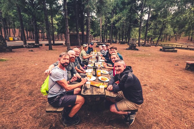 The Volcano Heart Tour: Hiking, Tasting and Sunset Experience - Pico de Las Nieves: the cloud-top sunset finale