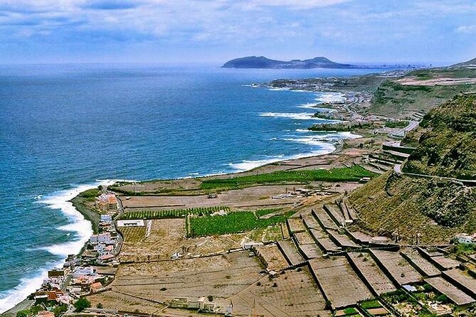 Tour to Mogán, La Aldea & Las Canteras - Big Island tour - Stop 2: Los Azulejos de Veneguera Photo Stop in 10 Minutes