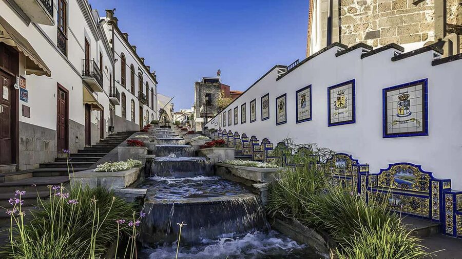 Traditional Gran Canaria: Arucas, Firgas, and Teror - Arucas: San Juan Bautista Church and the Old Town Walk