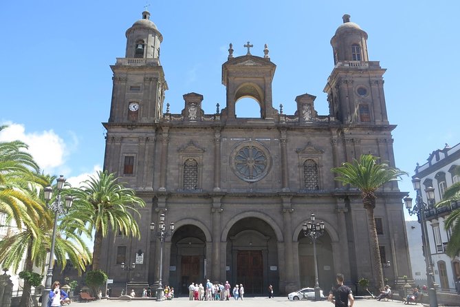 Tuk-Tuk Neighbourhoods Tour around Las Palmas de Gran Canaria - Guides and Driving Style, From Thomas to Francesco